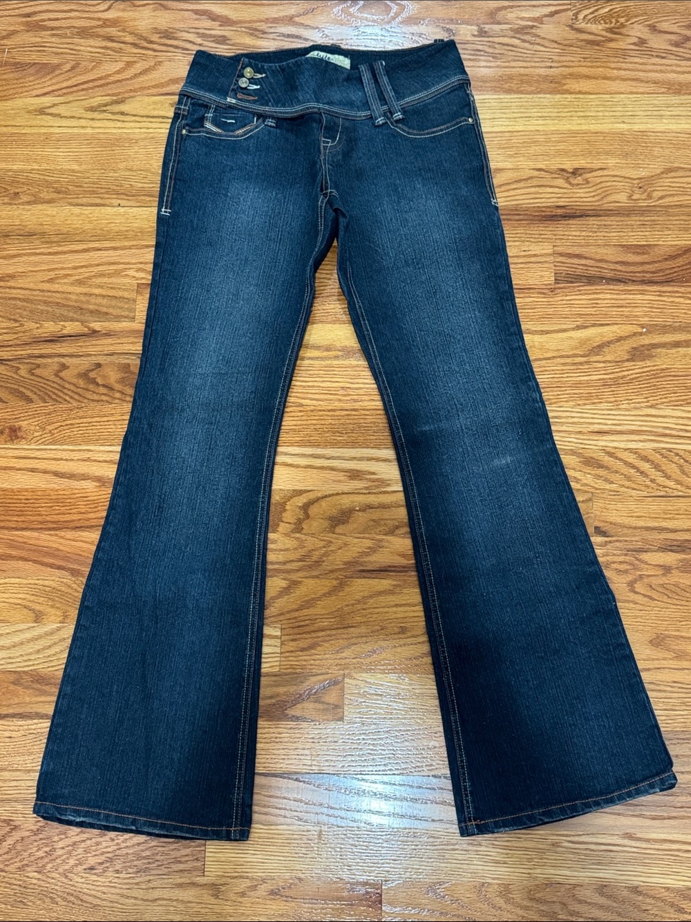 Tyre Dark Indigo Flared Women's Jeans 9